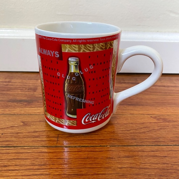 Set of 3 1997 Coca-Cola® Collector Mugs - Picture 9 of 16